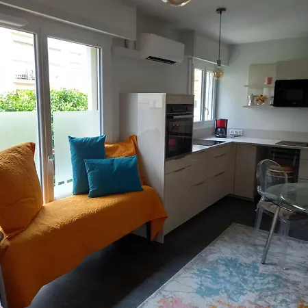 Grand Climatise 150 M De La Appartement
